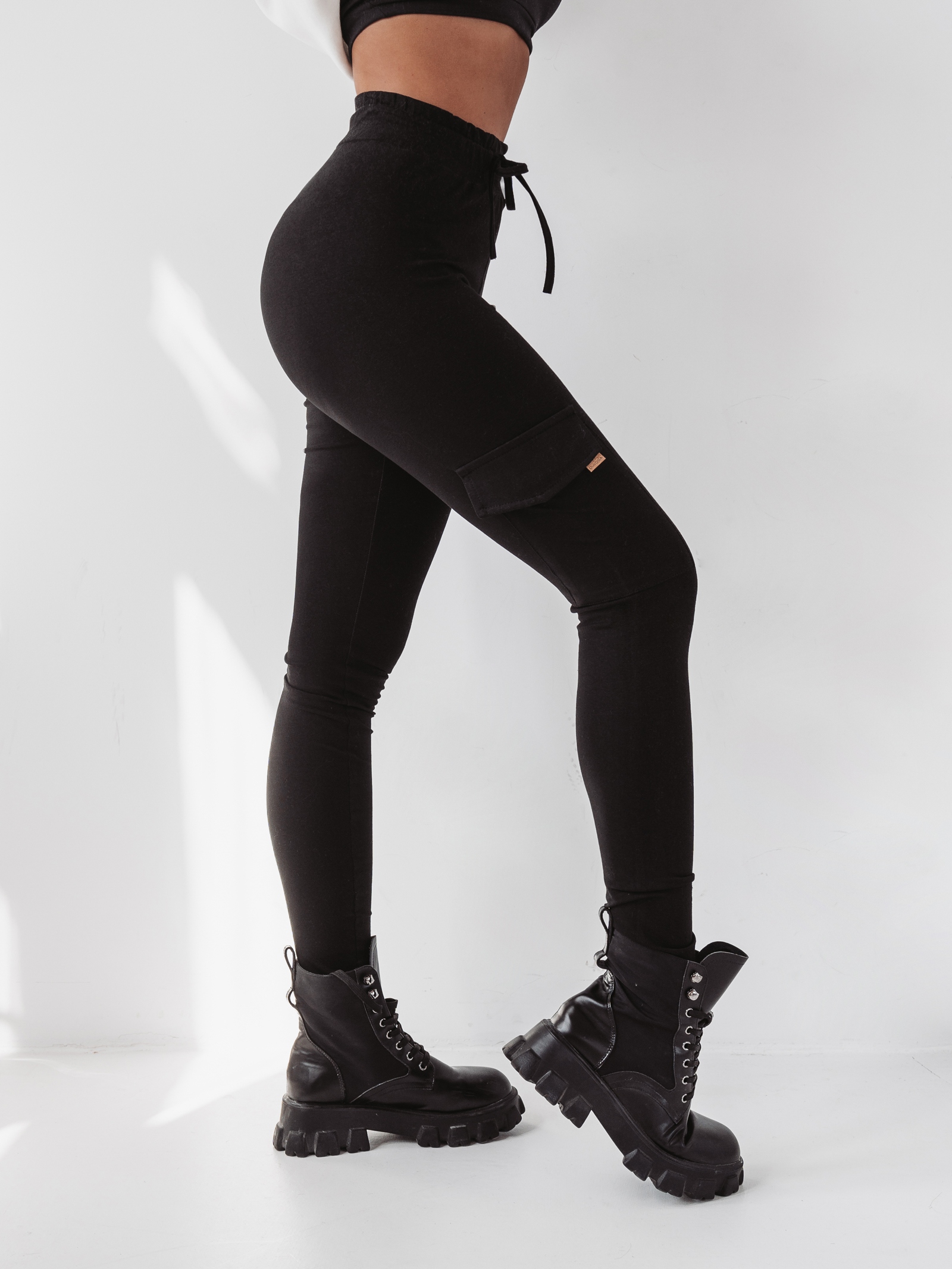 - WYPRZEDANE - Spodnie z wysokim stanem Ola Voga Comfort Sport czarne