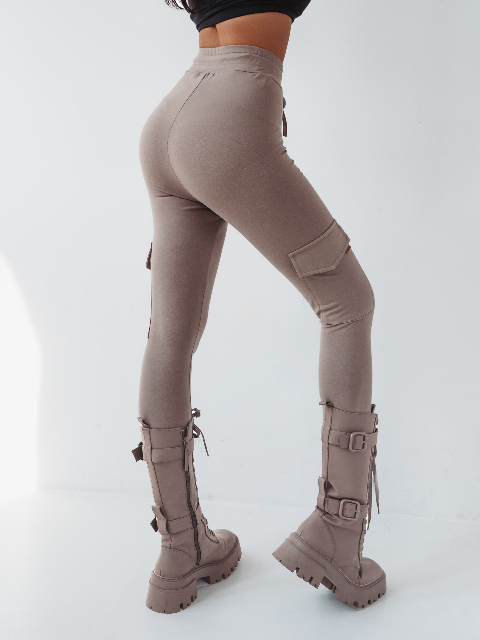 - WYPRZEDANE - Spodnie z wysokim stanem Ola Voga Comfort Sport c.beżowe - WYPRZEDANE - Spodnie z wysokim stanem Ola Voga Comfort Sport c.beżowe