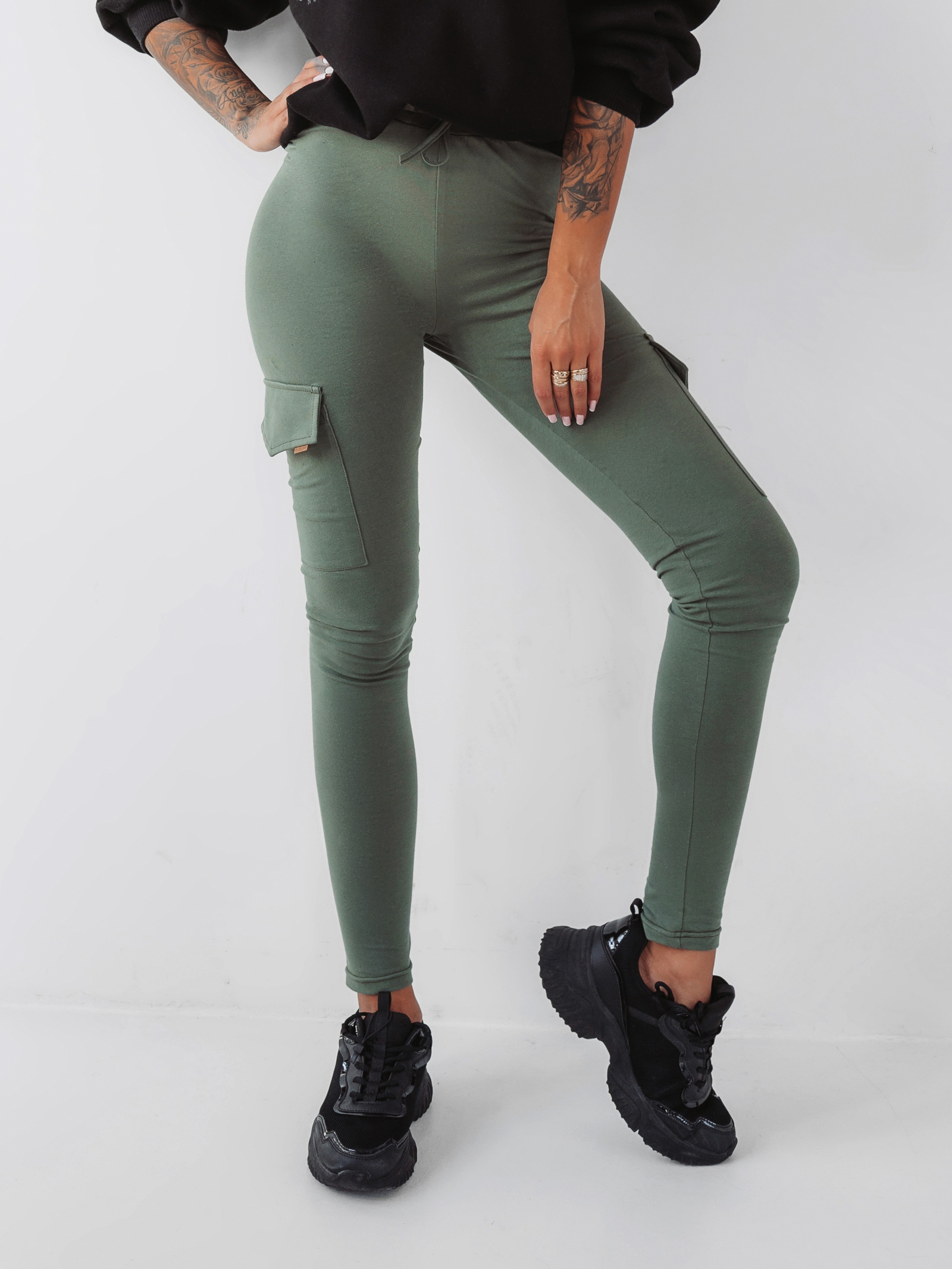 - WYPRZEDANE - Spodnie z wysokim stanem Ola Voga Comfort Sport khaki - WYPRZEDANE - Spodnie z wysokim stanem Ola Voga Comfort Sport khaki