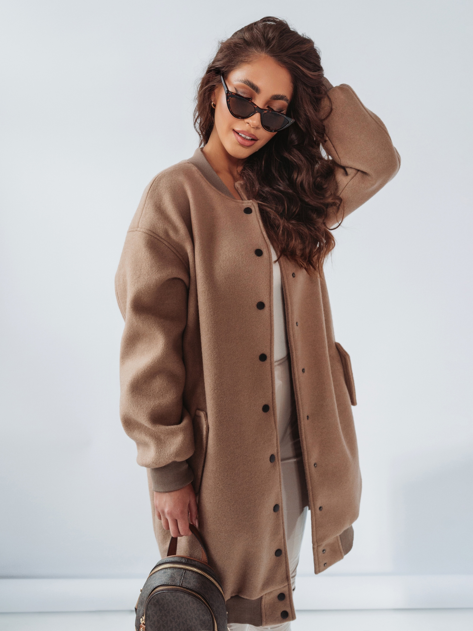 Płaszcz flauszowy Ola Voga Black Accent c.beżowa Płaszcz flauszowy Ola Voga Black Accent c.beżowa