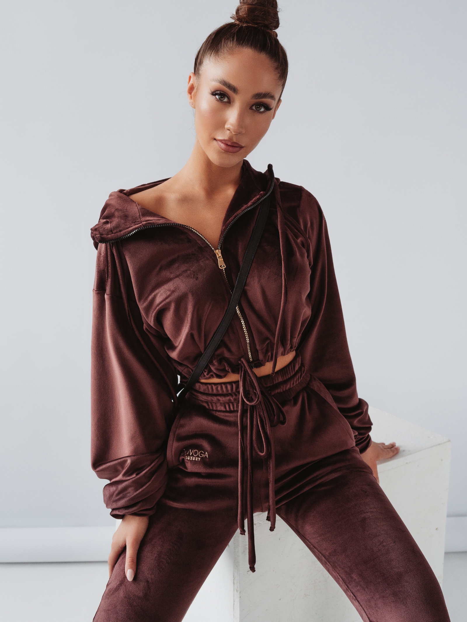 Komplet welurowy Coffee Colors Ola Voga brązowy Komplet welurowy Coffee Colors Ola Voga brązowy