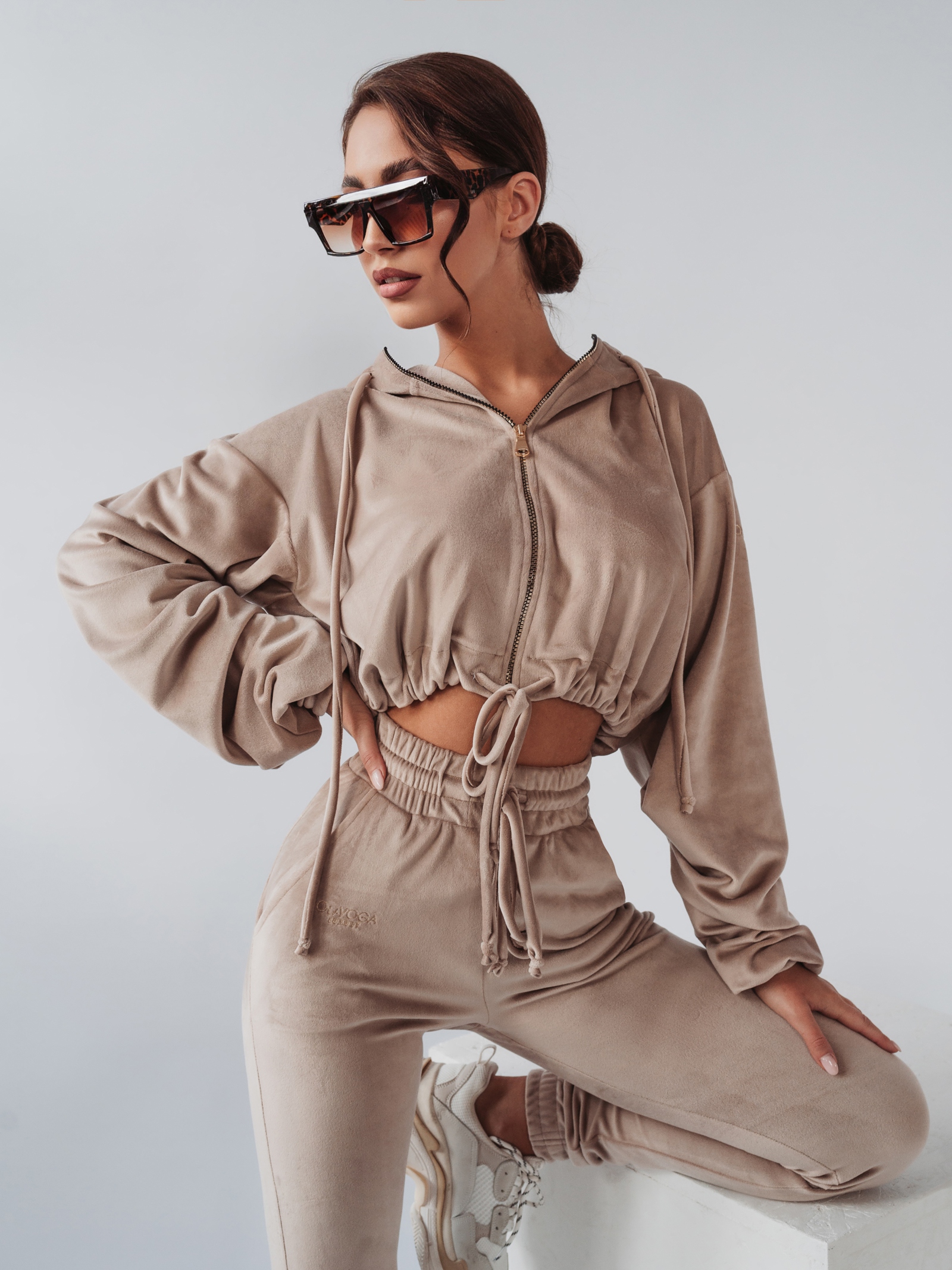 Komplet welurowy Coffee Colors Ola Voga beżowy