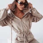 Komplet welurowy Coffee Colors Ola Voga beżowy