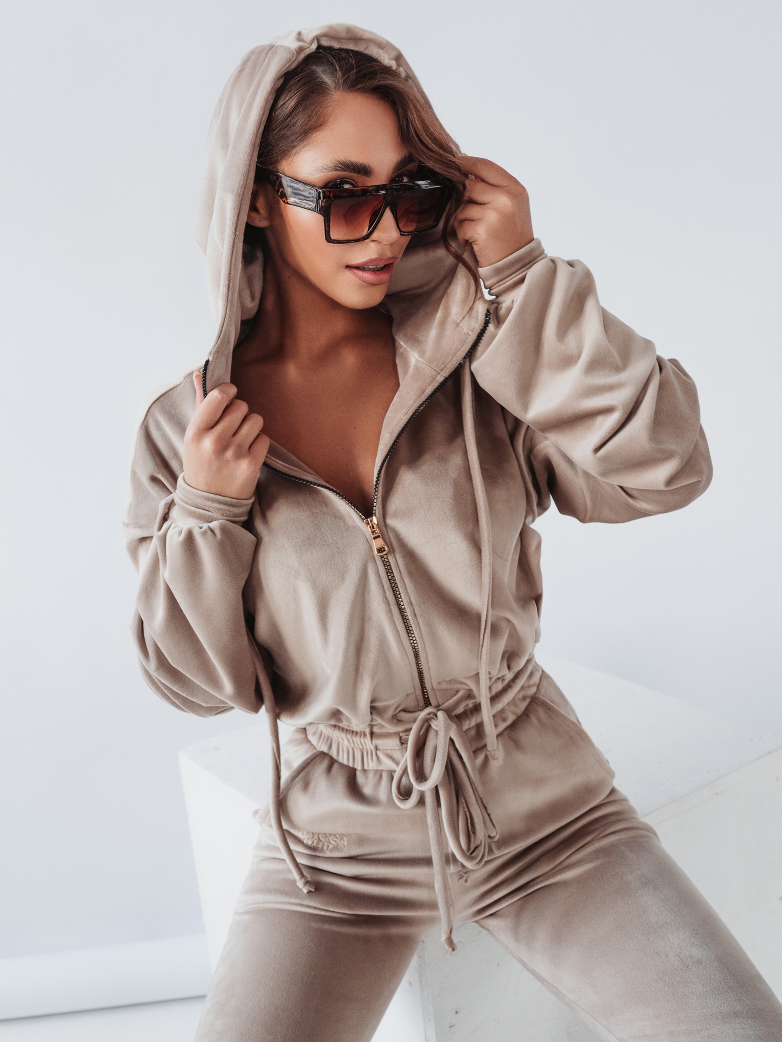 Komplet welurowy Coffee Colors Ola Voga beżowy Komplet welurowy Coffee Colors Ola Voga beżowy