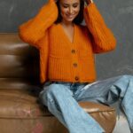 Krótki sweter Elikso pomarańczowy