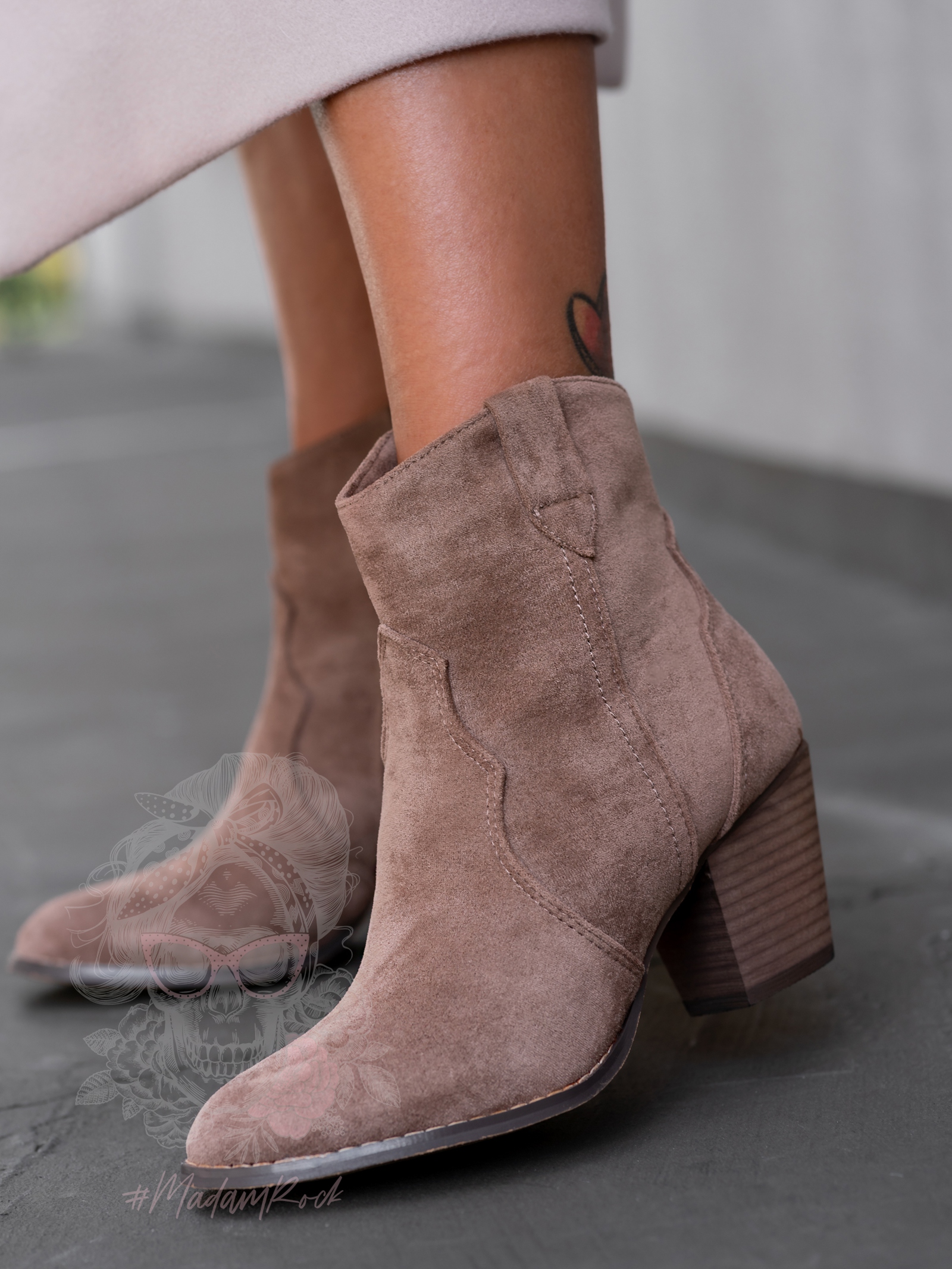 -WYPRZEDANE-Botki zamszowe Madam Takko cappuccino