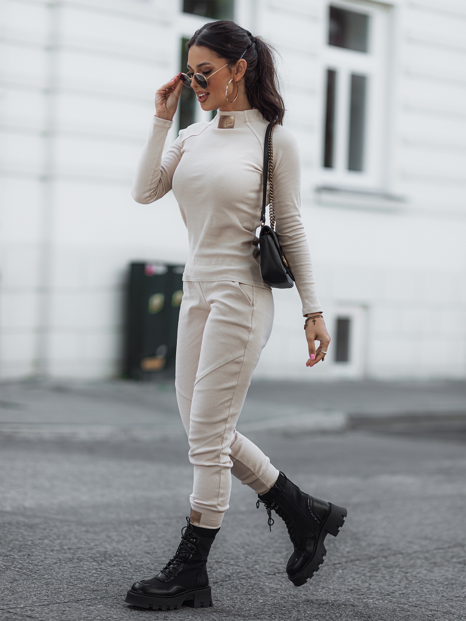 Komplet prążkowany Laki Sort beżowy