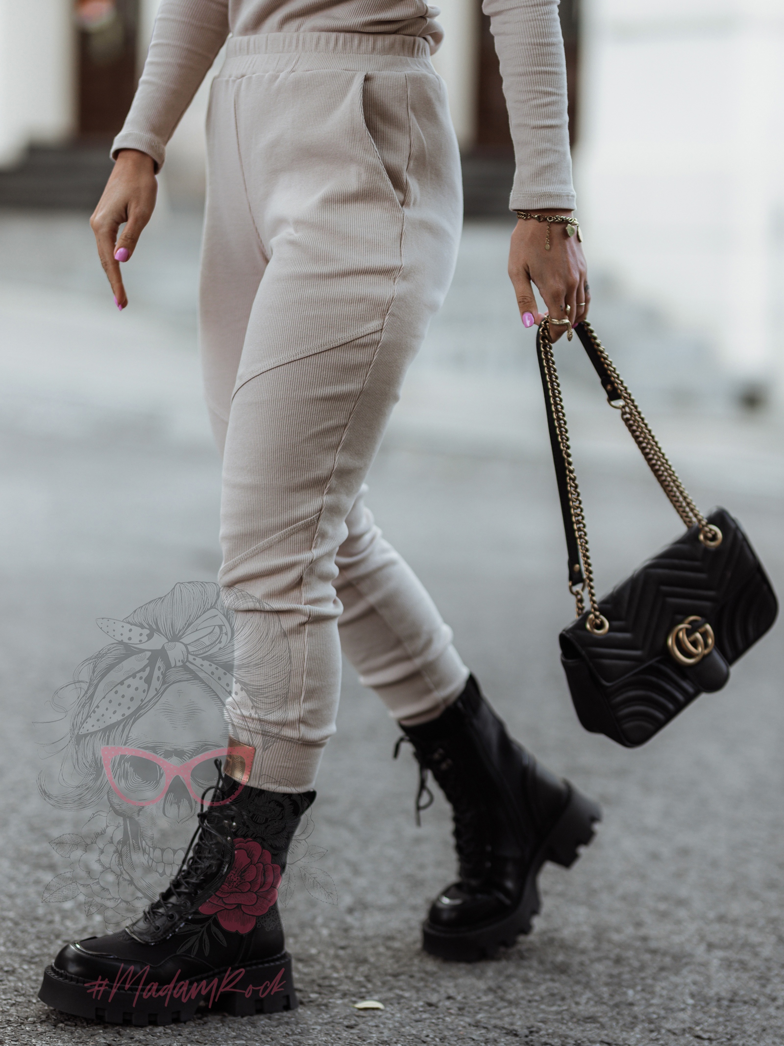 Komplet prążkowany Laki Sort beżowy