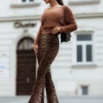 Spodnie dzwony GoWild w panterkę