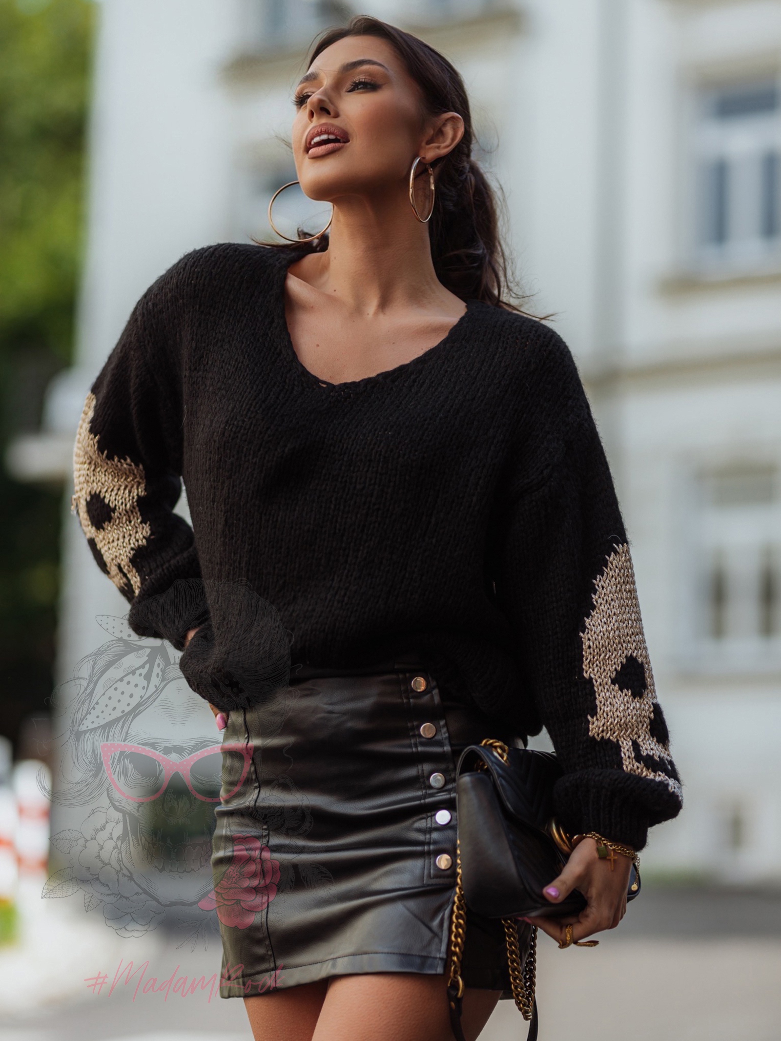 Sweter z czaszkami Moders czarny