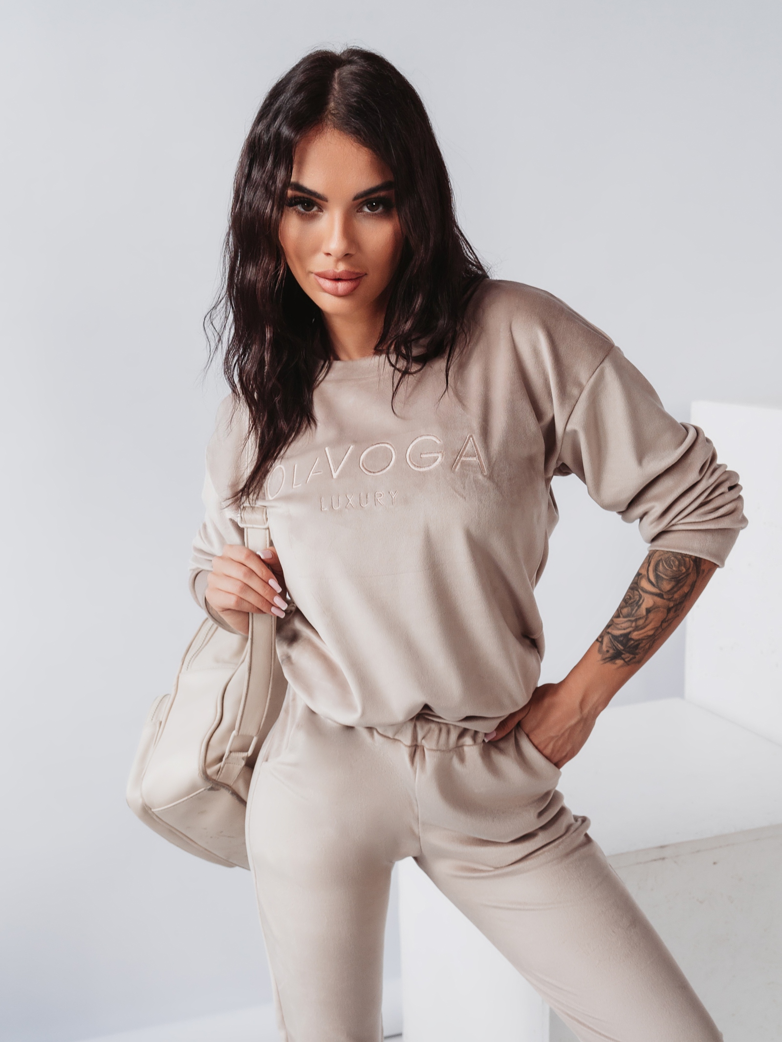 Komplet welurowy Soft Luxury Ola Voga beżowy