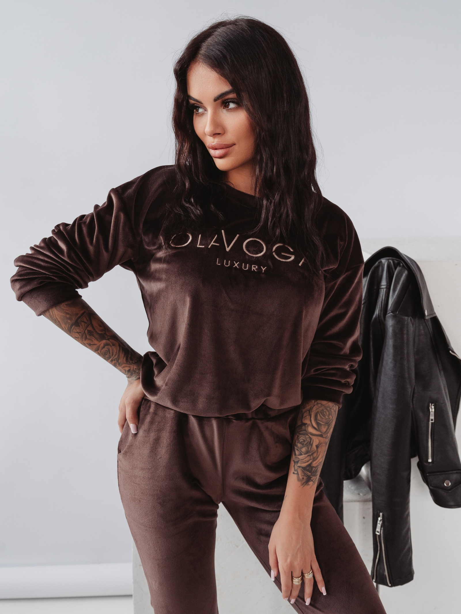 Komplet welurowy Soft Luxury Ola Voga brązowy