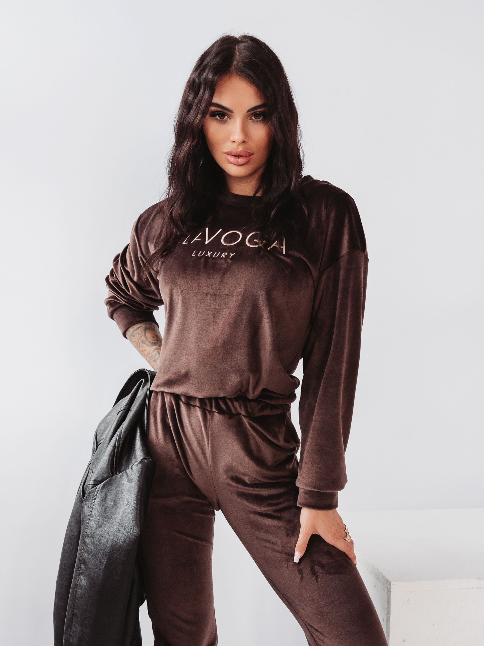 Komplet welurowy Soft Luxury Ola Voga brązowy