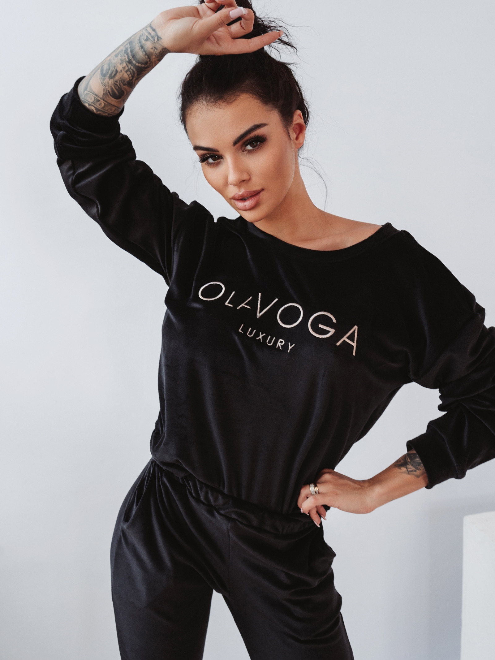 Komplet welurowy Soft Luxury Ola Voga czarny Komplet welurowy Soft Luxury Ola Voga czarny