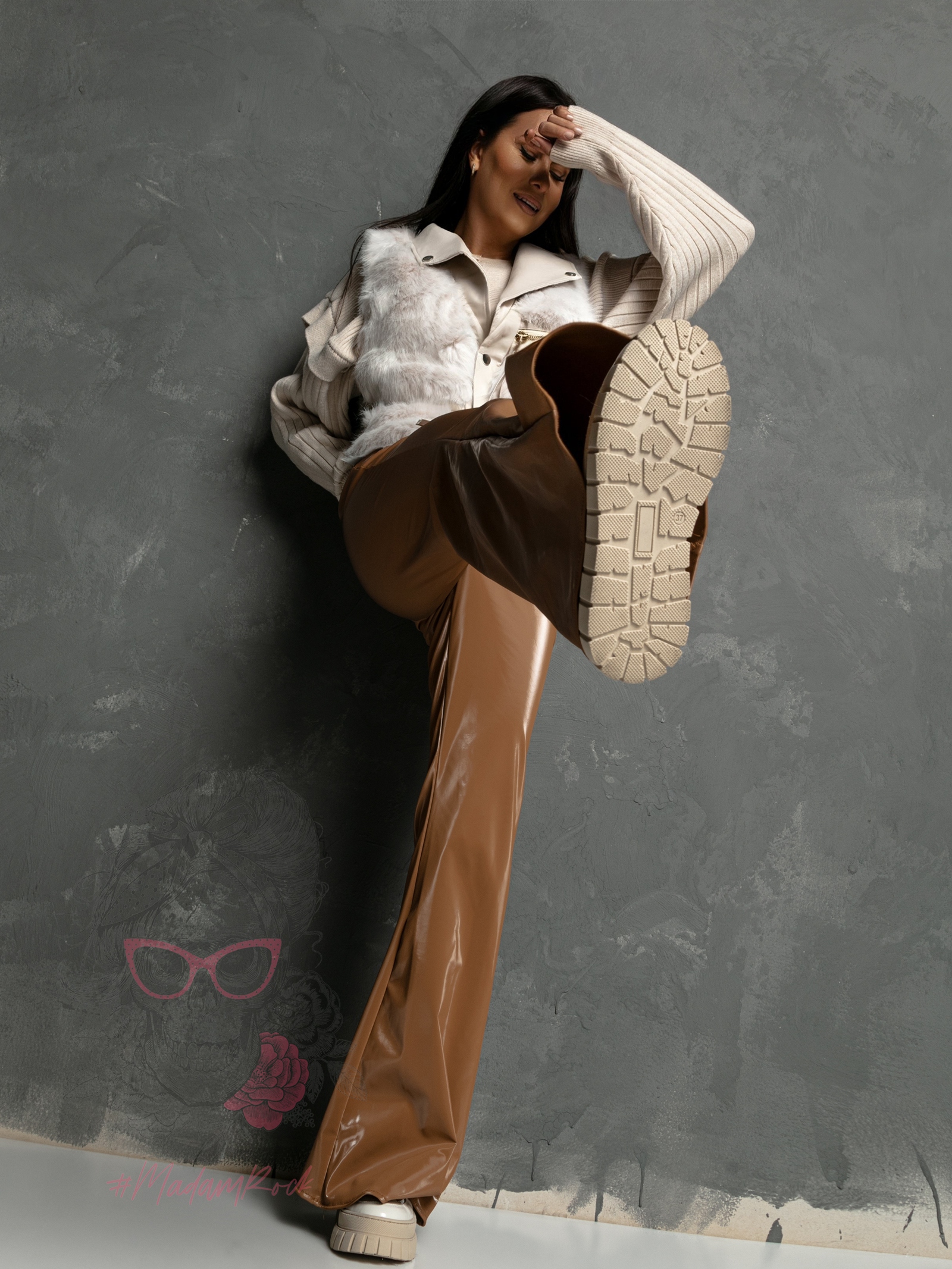 Spodnie dzwony winylowe NB Explosion karmelowe