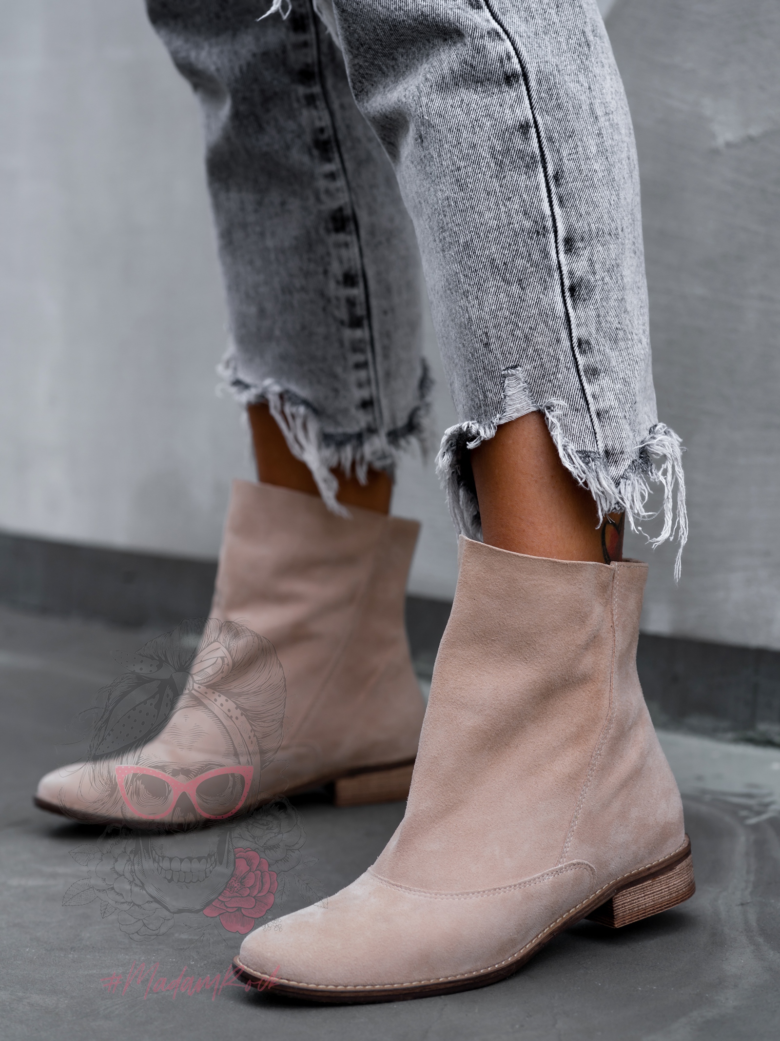 Botki zamszowe Madam Lazi beżowe Botki zamszowe Madam Lazi beżowe