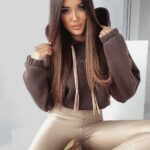 Bluza krótka z kapturem Ola Voga Cindy brązowa