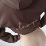 Bluza krótka z kapturem Ola Voga Cindy brązowa