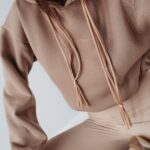 Bluza krótka z kapturem Ola Voga Cindy beżowa