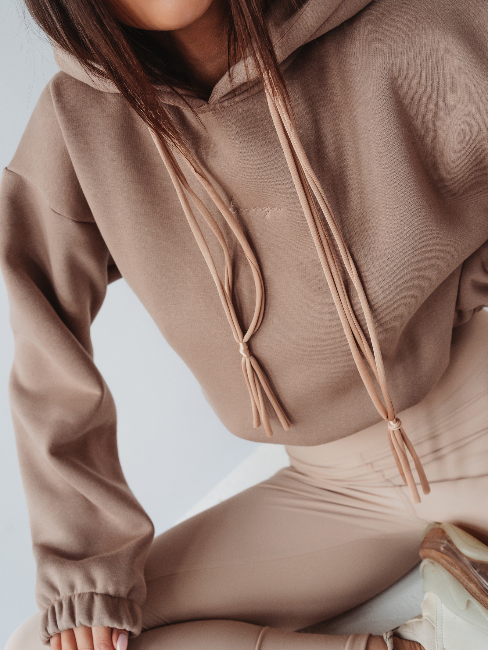 Bluza krótka z kapturem Ola Voga Cindy beżowa Bluza krótka z kapturem Ola Voga Cindy beżowa