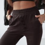 Spodnie z wyższym stanem New Asymmetry Ola Voga brązowe