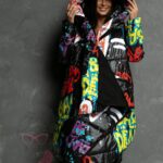 Płaszcz asymetryczny MC BeFree czarny w graffiti