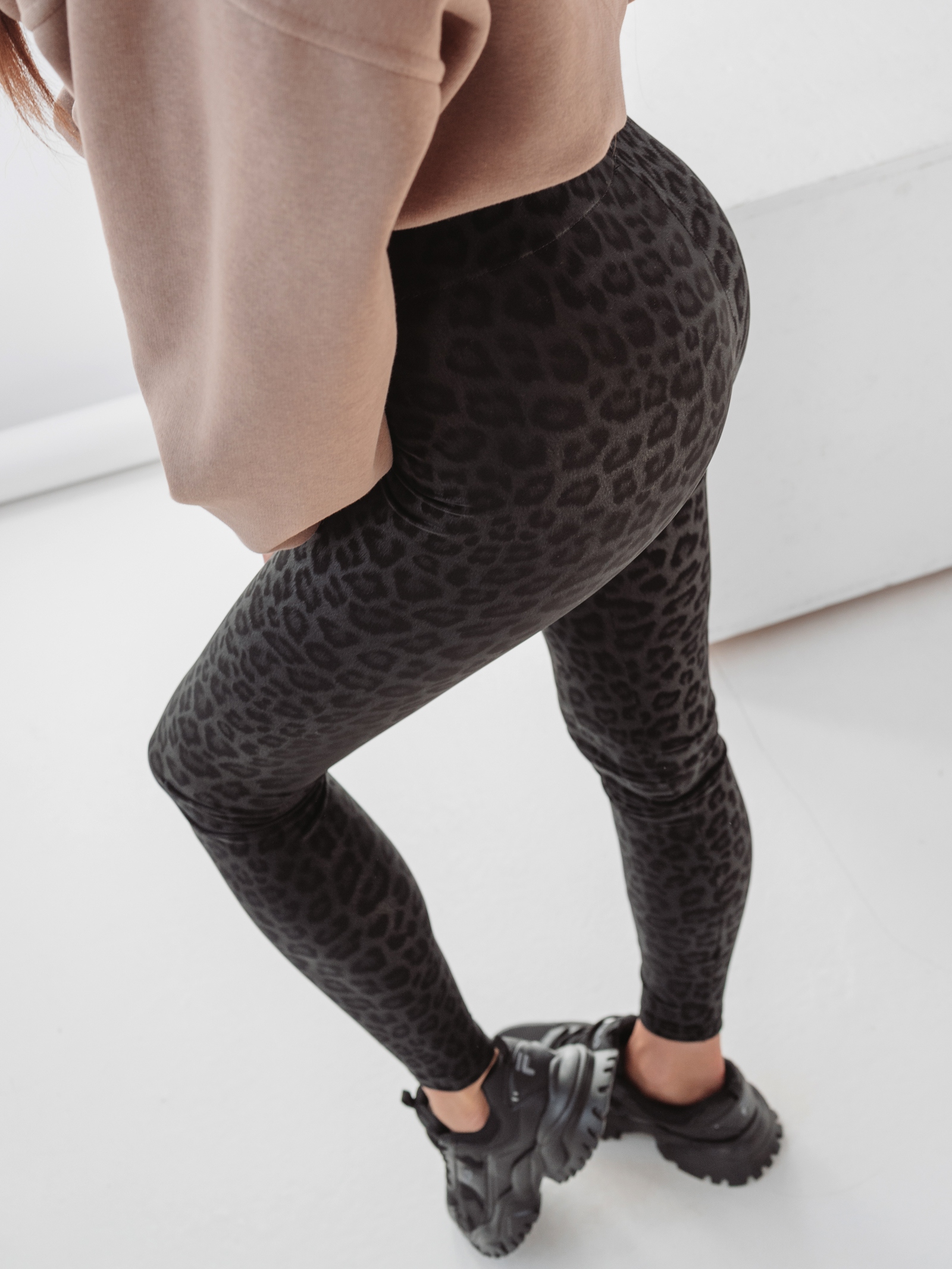 Legginsy z wyższym stanem Ola Voga Soft Leather panterka