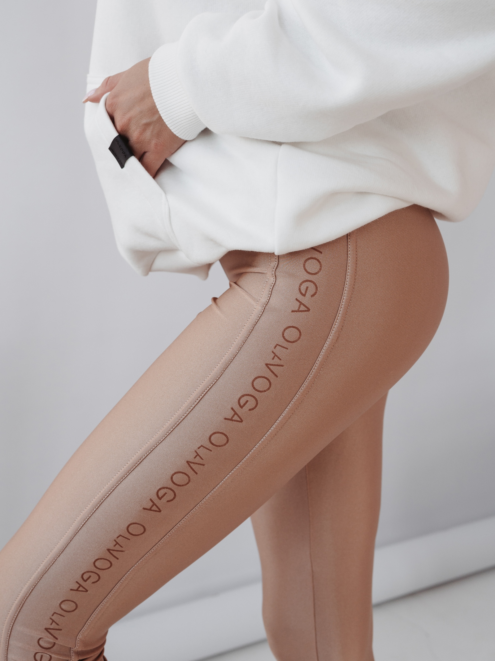 Legginsy logowane OlaVoga Stripe beżowe Legginsy logowane OlaVoga Stripe beżowe
