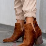 Botki z wycięciami Lady Foli III karmelowe