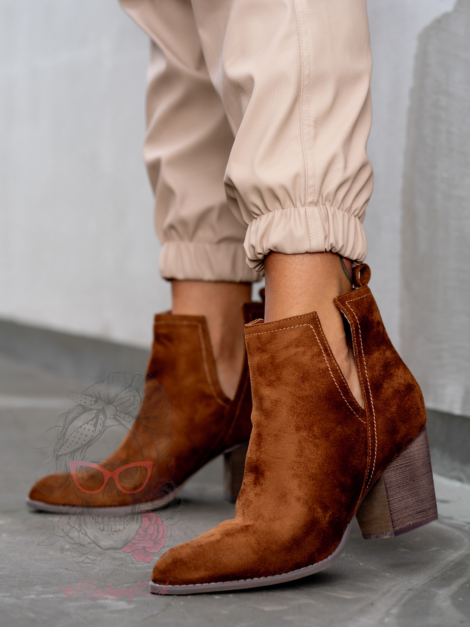 Botki z wycięciami Lady Foli III karmelowe