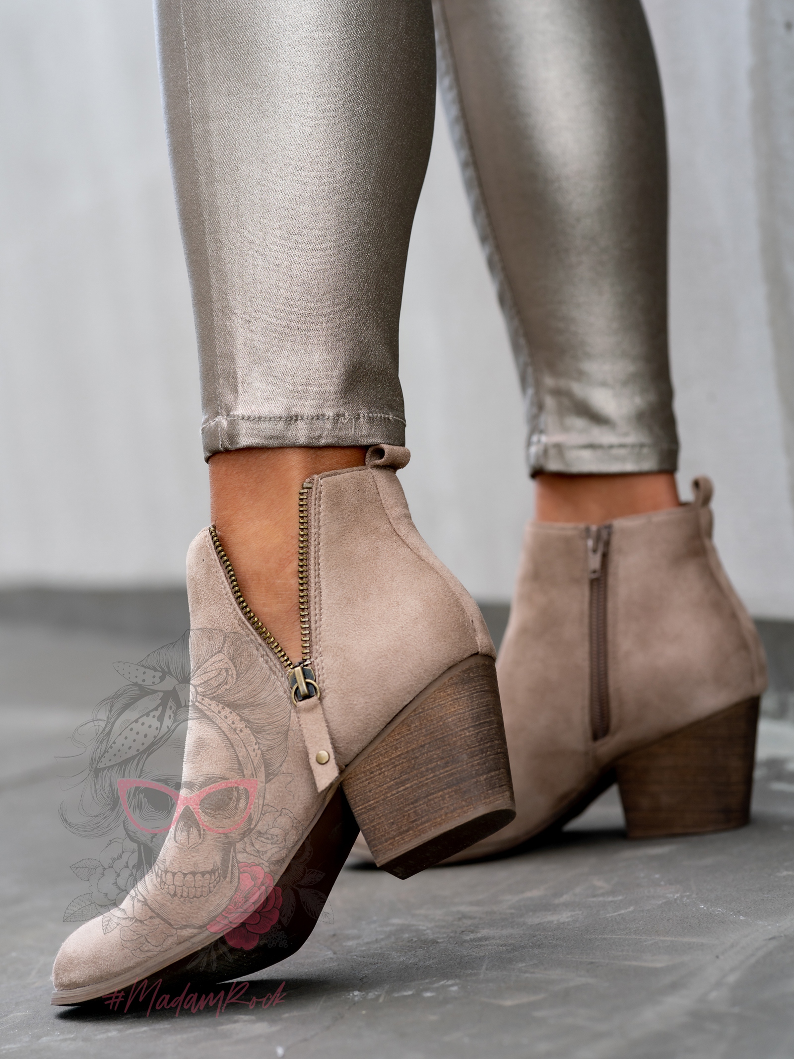 -WYPRZEDANE-Botki z wycięciami Lady Foli IV c. beżowe