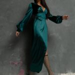 Sukienka satynowa NB Esencja butelkowa zieleń