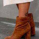 Botki na słupku Madam Boto karmelowe