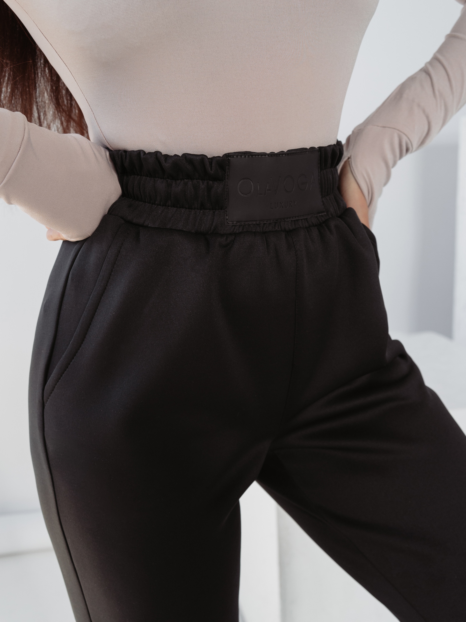 Spodnie z marszczeniami Ola Voga Intensive Autumn czarne Spodnie z marszczeniami Ola Voga Intensive Autumn czarne