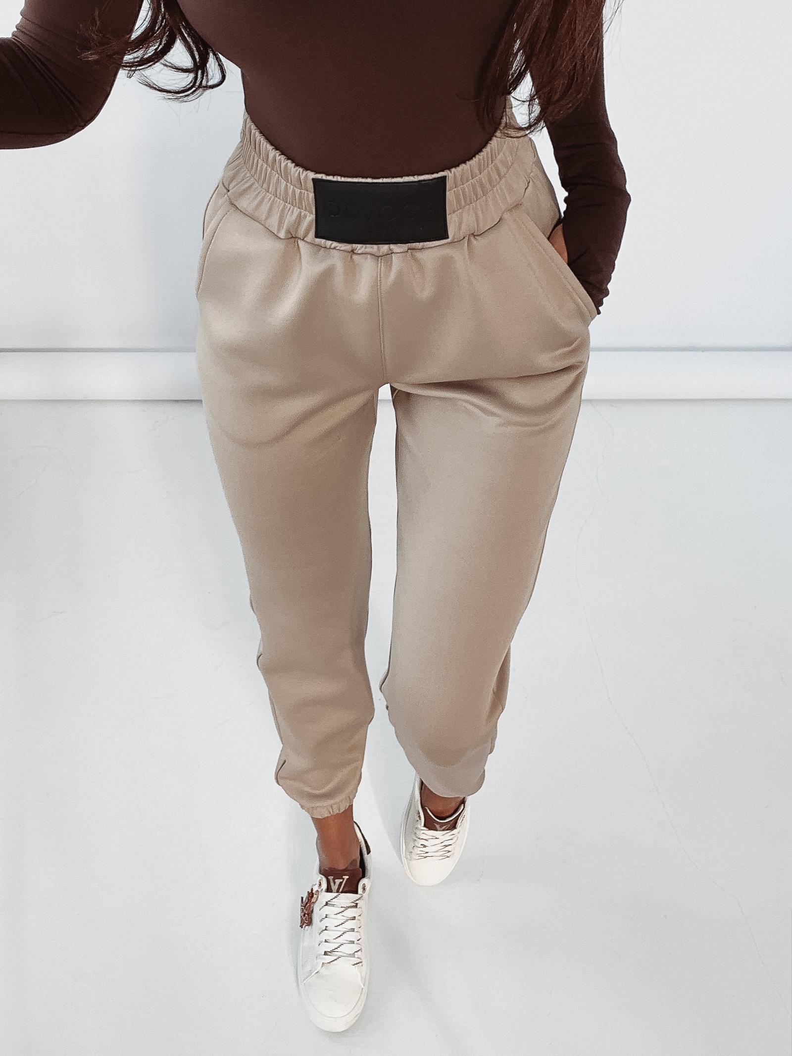 Spodnie z marszczeniami Ola Voga Intensive Autumn beżowe