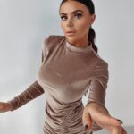 Sukienka dopasowana Sylvia Ola Voga c.beżowa