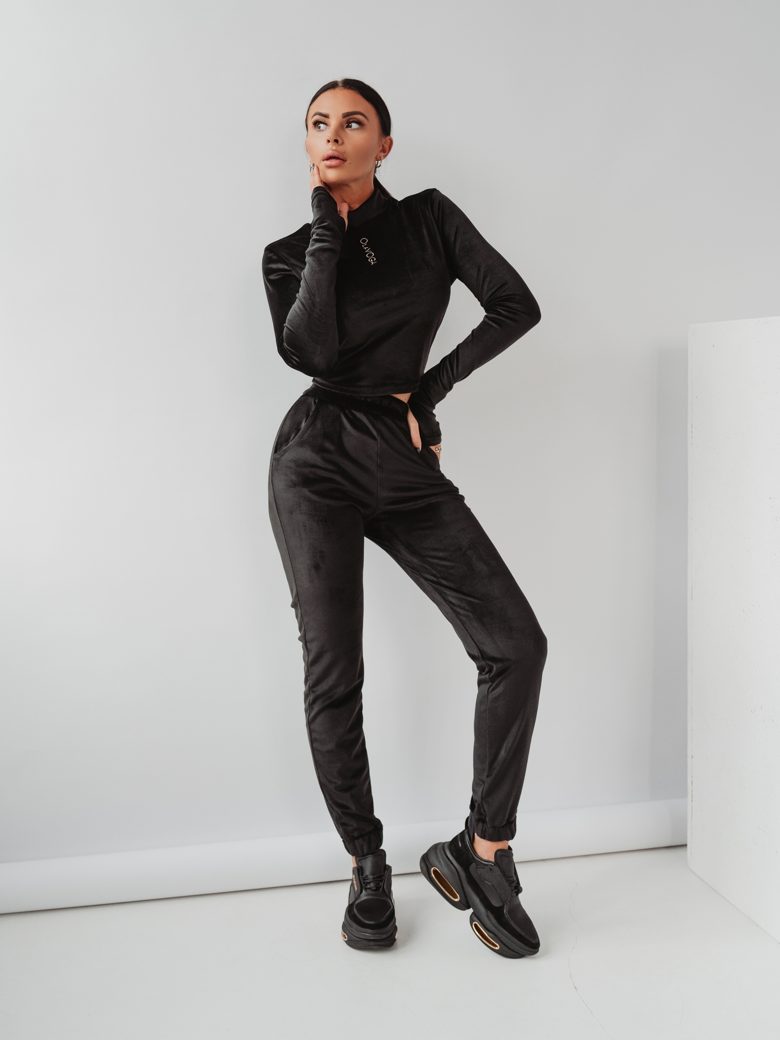 Komplet welurowy Ola Voga Warm Mood czarny