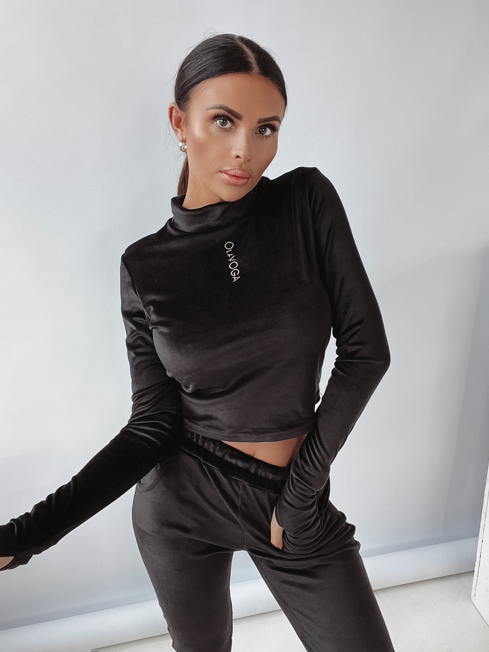 Komplet welurowy Ola Voga Warm Mood czarny