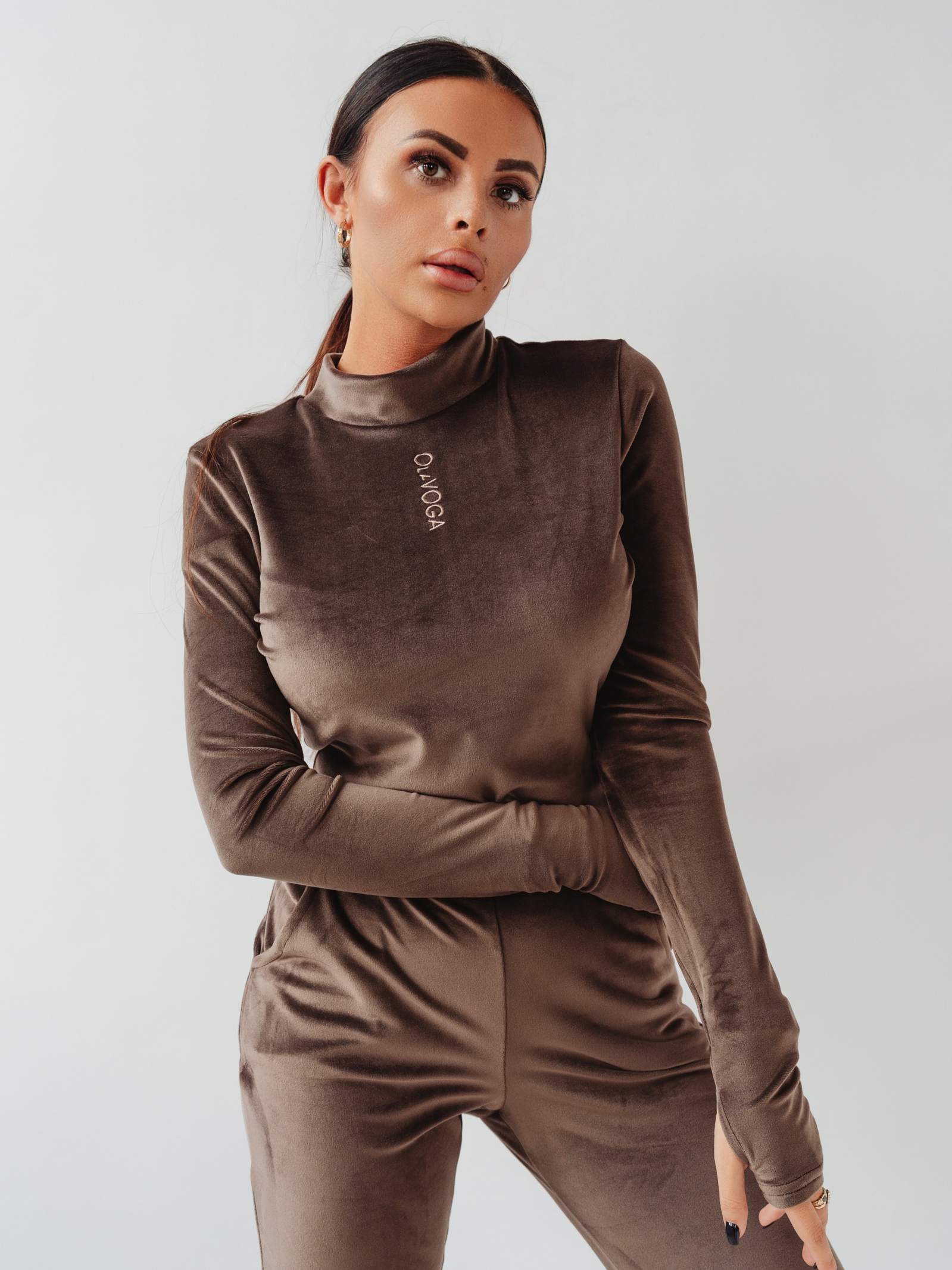 Komplet welurowy Ola Voga Warm Mood brązowy Komplet welurowy Ola Voga Warm Mood brązowy