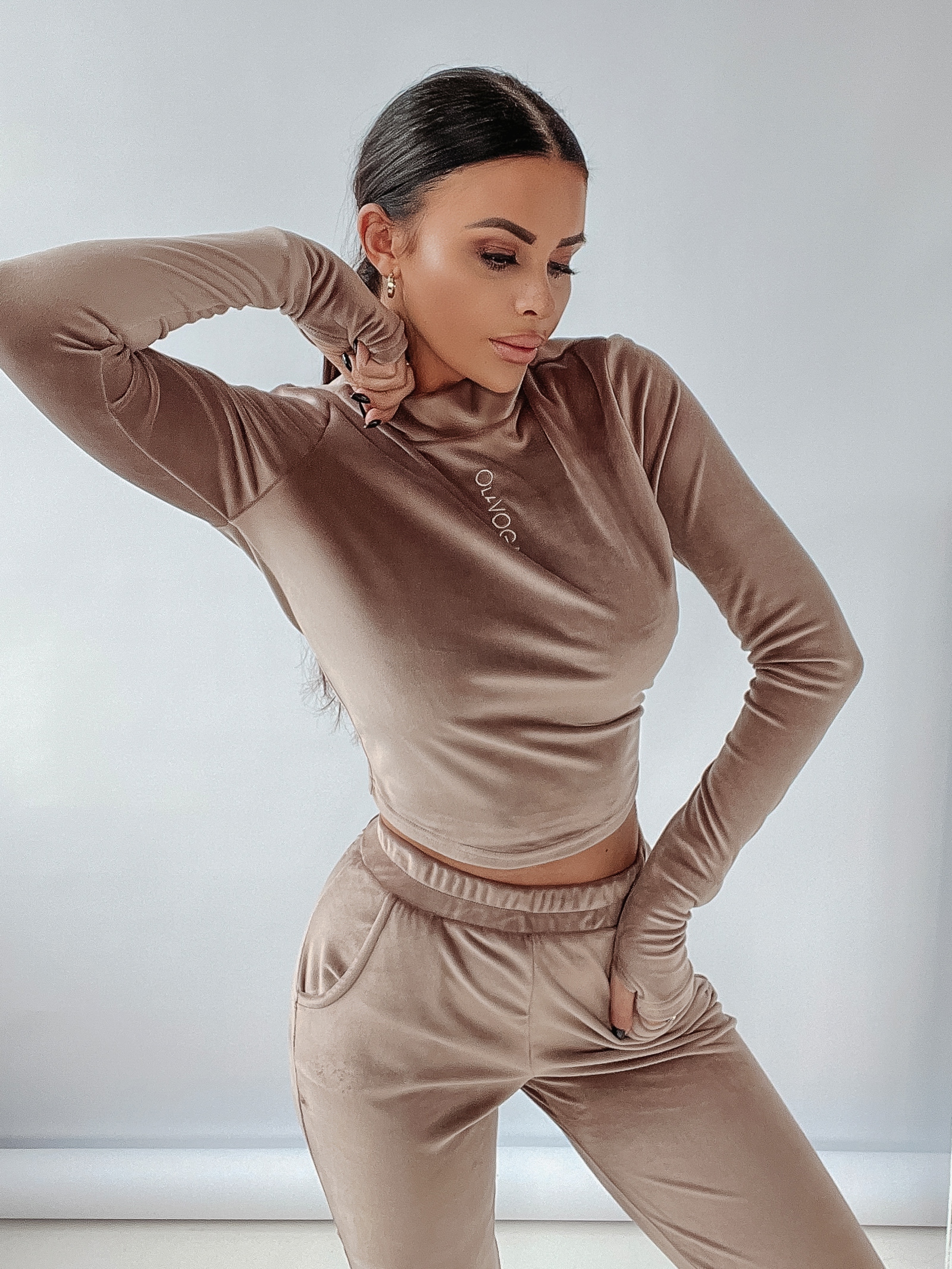 Komplet welurowy Ola Voga Warm Mood c.beżowy Komplet welurowy Ola Voga Warm Mood c.beżowy