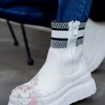 Botki skarpety Madam Molitio białe