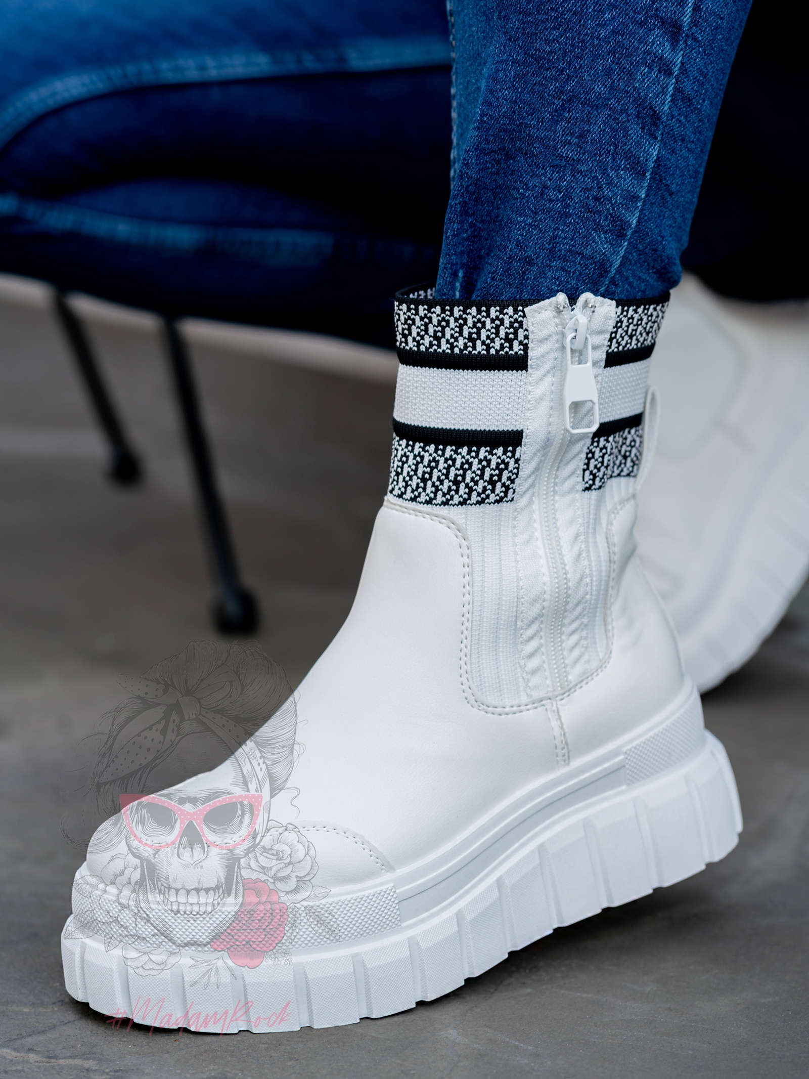 Botki skarpety Madam Molitio białe