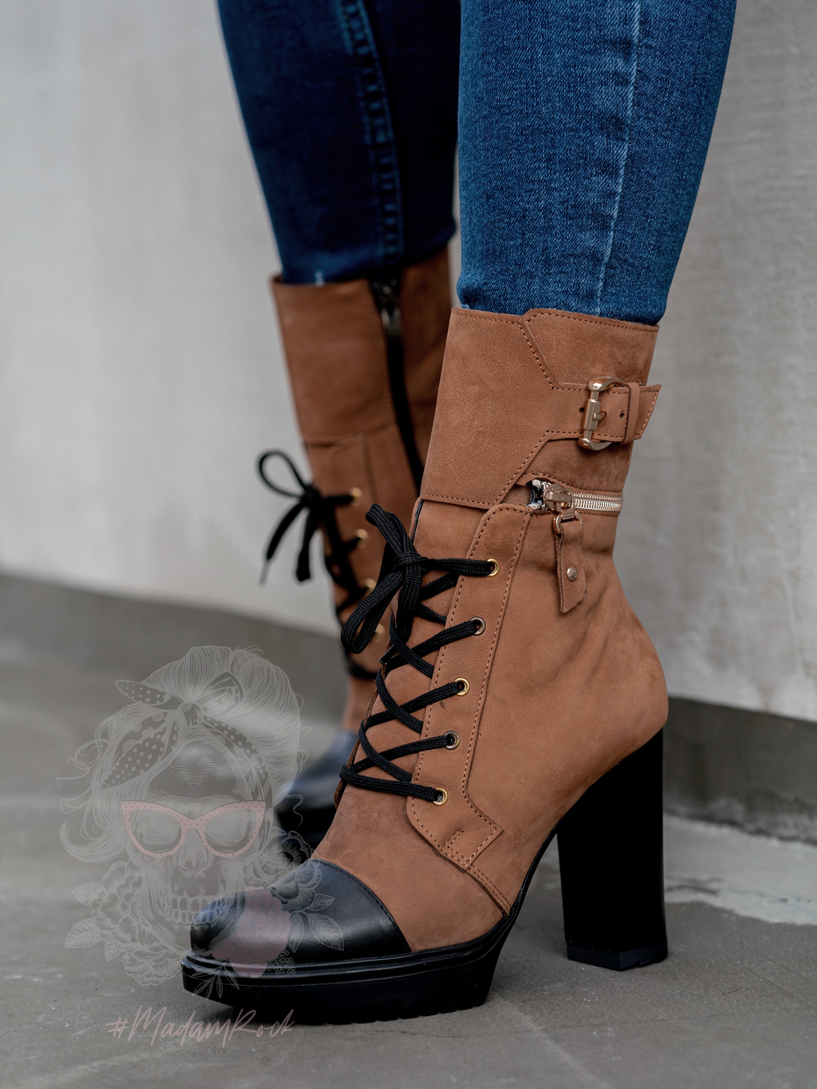 Botki na słupku Madam Assai karmelowe