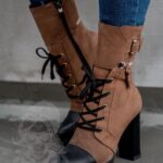 Botki na słupku Madam Assai karmelowe