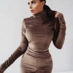 Bluzka welurowa Ola Voga Paula brązowa