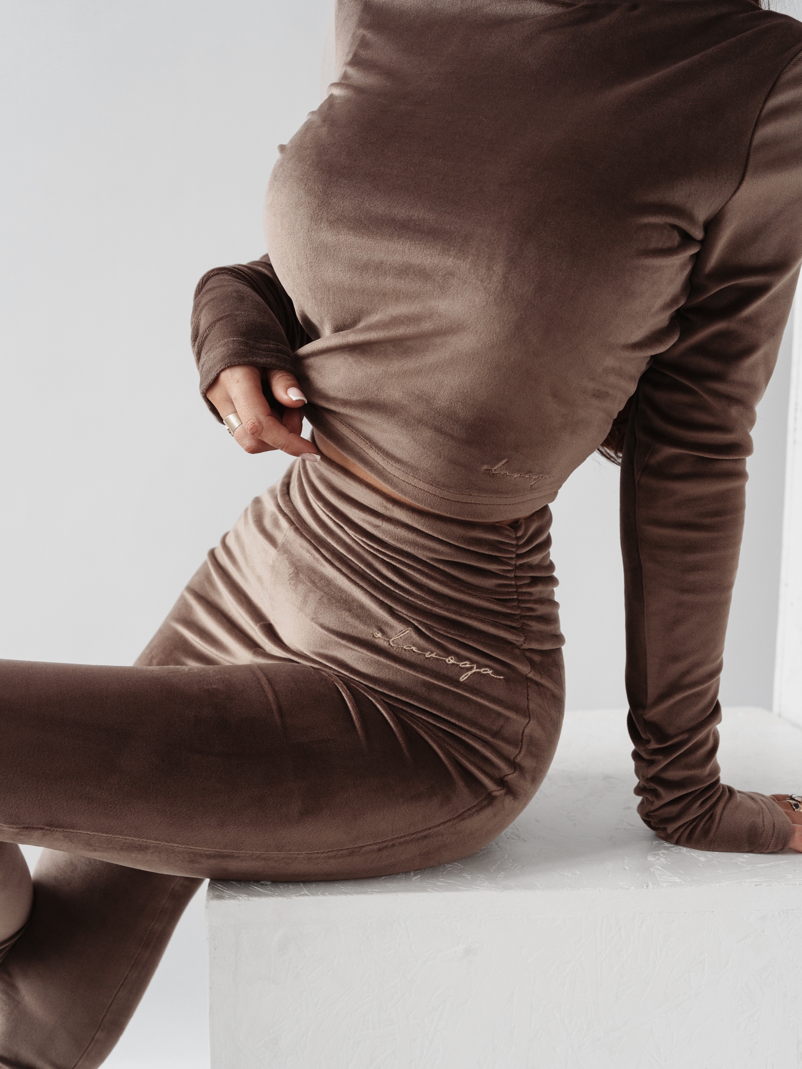 Legginsy welurowe Ola Voga Deep Velvet brązowe Legginsy welurowe Ola Voga Deep Velvet brązowe