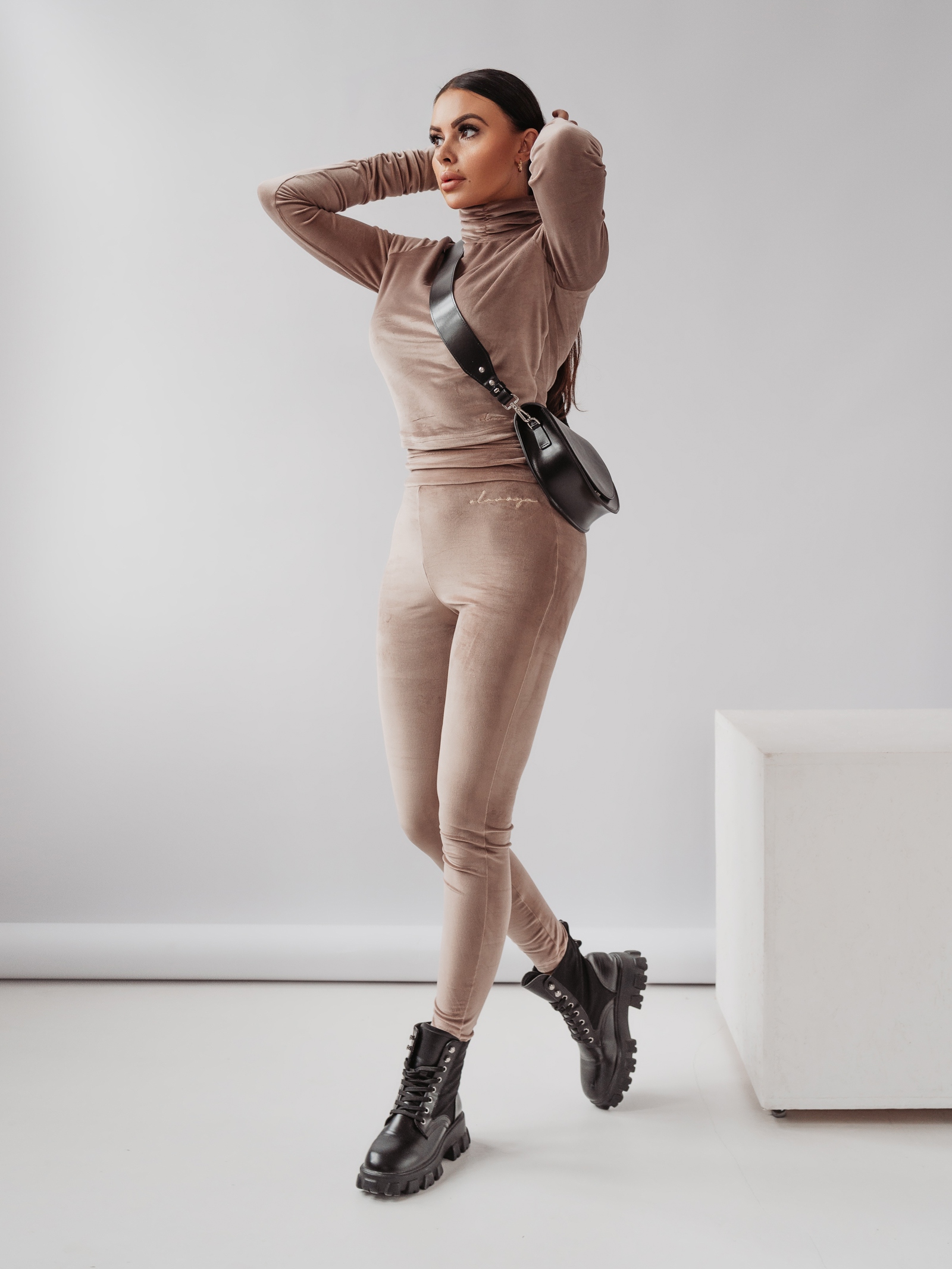 Legginsy welurowe Ola Voga Deep Velvet c.beżowe