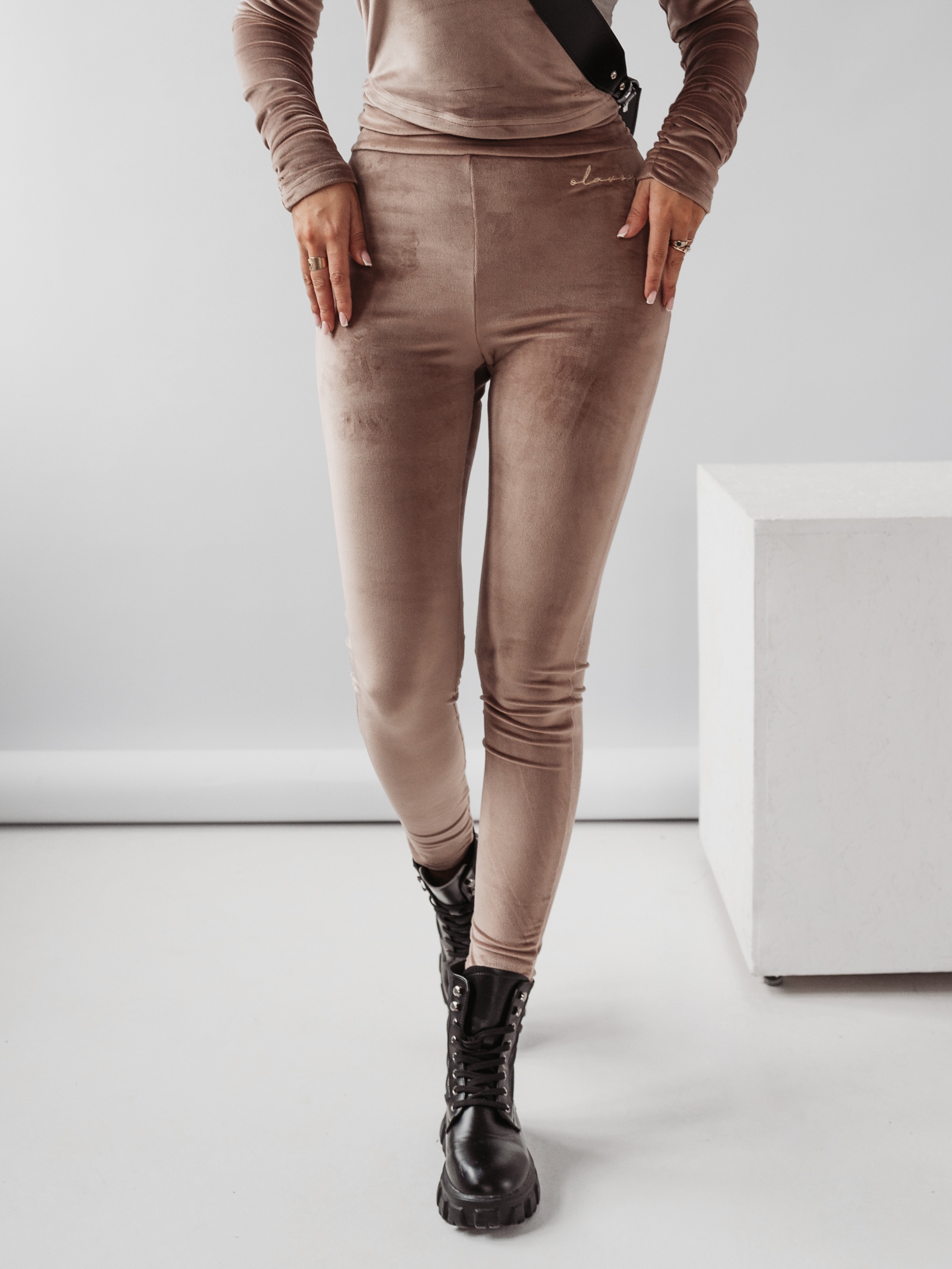Legginsy welurowe Ola Voga Deep Velvet c.beżowe