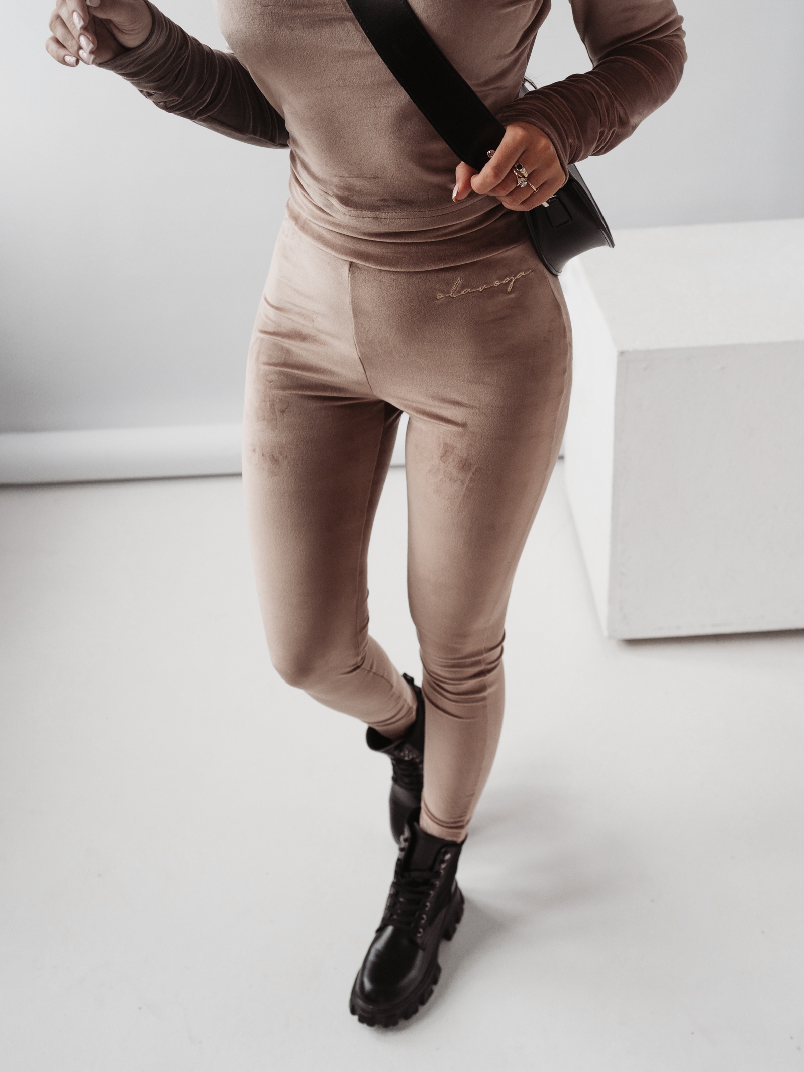 Legginsy welurowe Ola Voga Deep Velvet c.beżowe