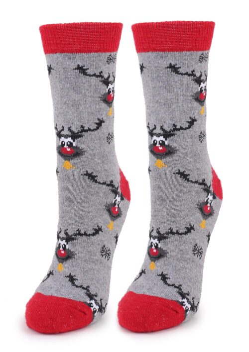 Jasnoszare skarpetki w świąteczny wzór